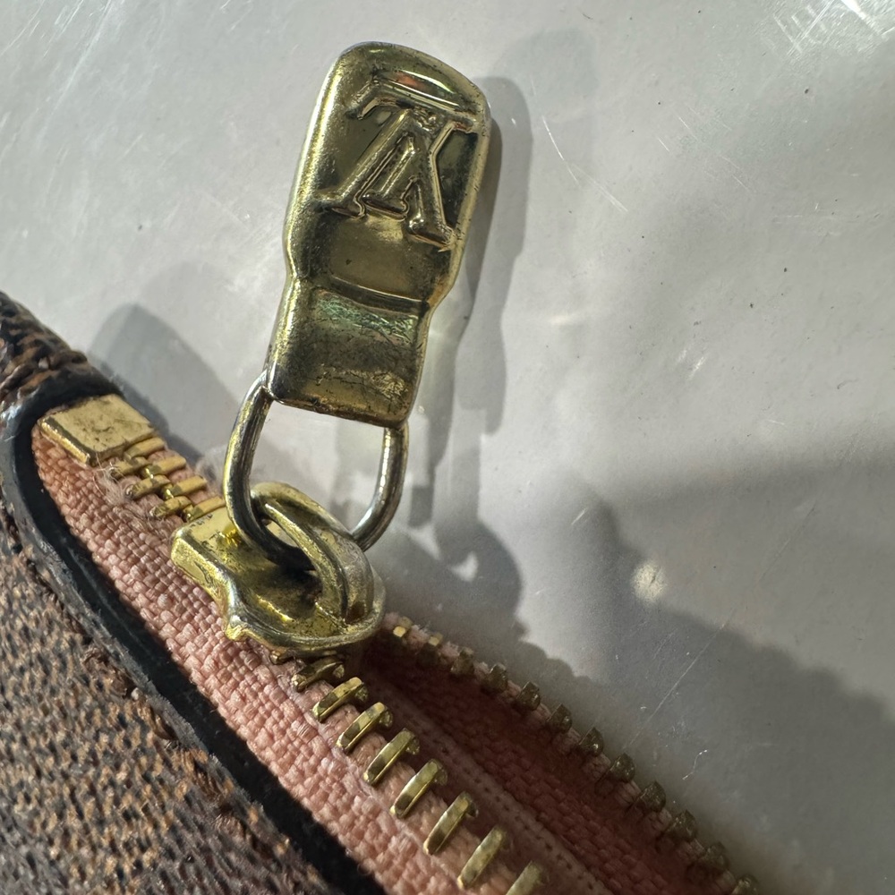 Louis Vuitton Gold Zipper Accent code inside TR-4166 - Picture 3 of 6
